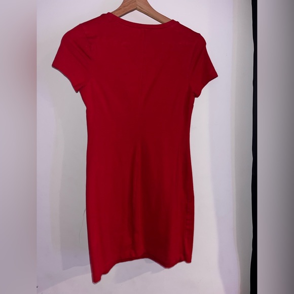 Red dress. - Picture 3 of 3